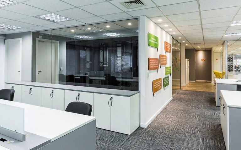 Office Furniture: Armarios y almacenamiento modular