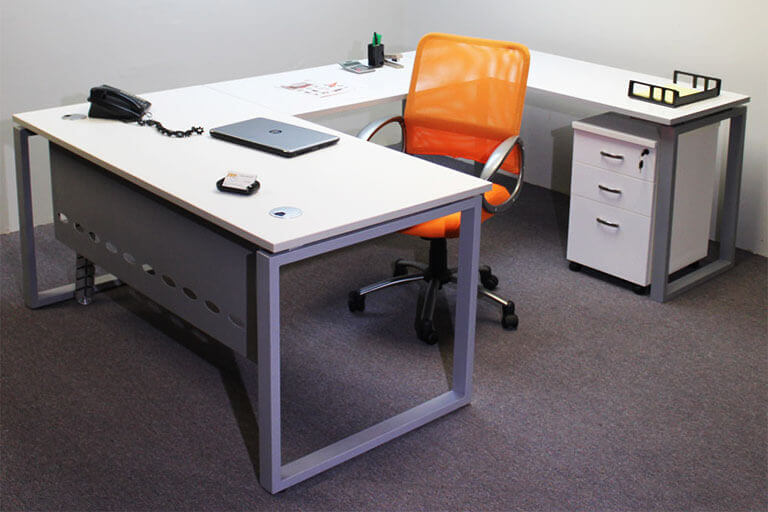 GZ Desks: U-Shape Desk